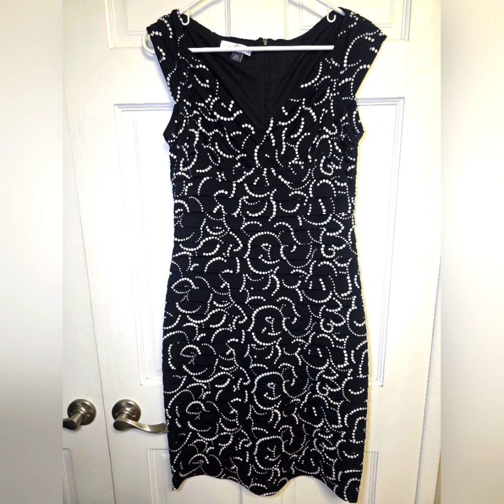 London Times Sleeveless Cap Sleeve Black & White Swirl Design Dress- Size 10